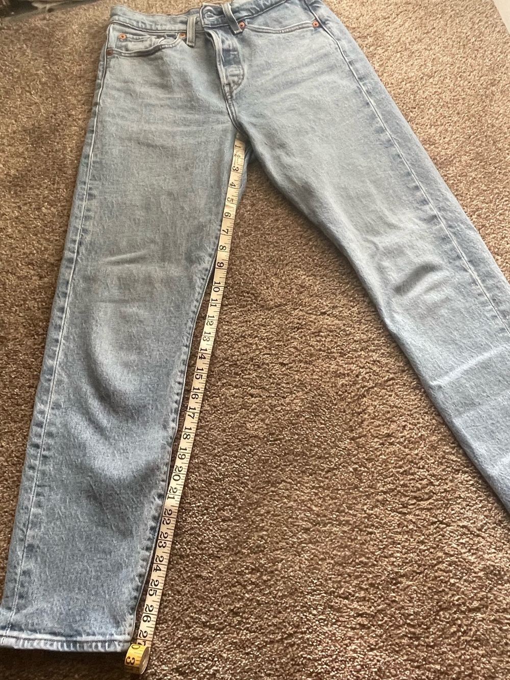 Levi's Light Wash Straight Leg Jeans - Picture 7 of 9